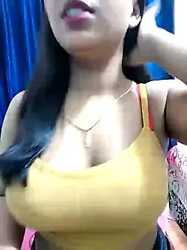 Photos of Maahhii_2 from StripChat is Group