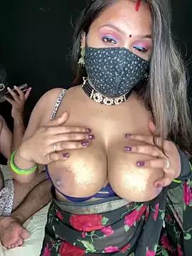 Photos of MaskedMaya from StripChat is Freechat