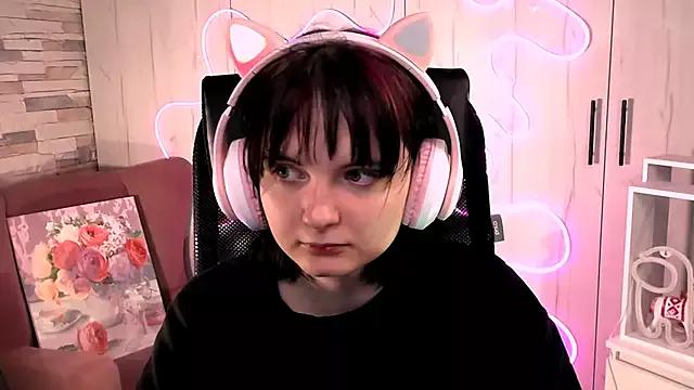 Freechat girls entertainers: Energize your senses with our matured streamers, who make messaging sweet and slutty at the same time.