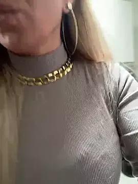 Photos of MIA-XXX from StripChat is Freechat
