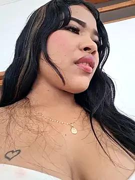 Photos of Michell_em from StripChat is Freechat
