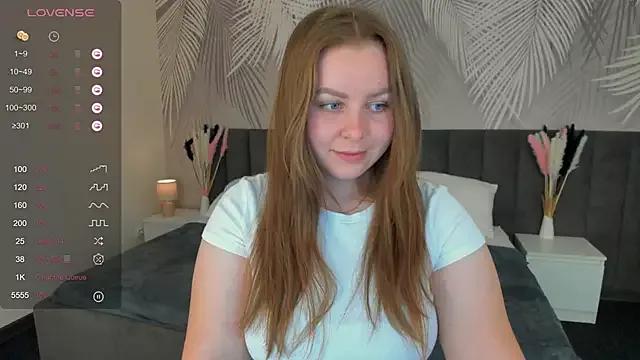 Freechat girls entertainers: Energize your senses with our matured streamers, who make messaging sweet and slutty at the same time.
