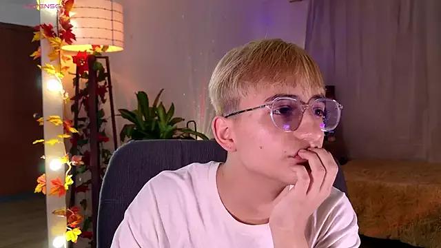 Photos of Mr_evan1 from StripChat is Freechat