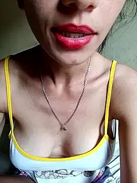 Nandasant09 from StripChat