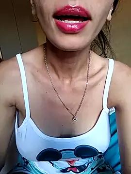 Nandasant09 from StripChat