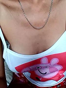 Nandasant09 from StripChat