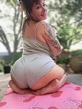 NaughtyLittleVeteran from StripChat is Freechat