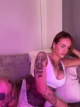 Photos of Nikki__Foxx from StripChat is Freechat