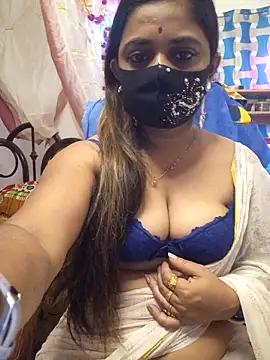 Freechat girls entertainers: Energize your senses with our matured streamers, who make messaging sweet and slutty at the same time.
