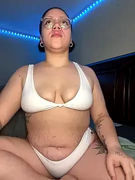 Photos of QueenNuttCollector from StripChat is Freechat