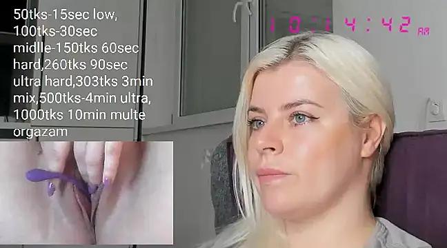 queenofthenighttt from StripChat