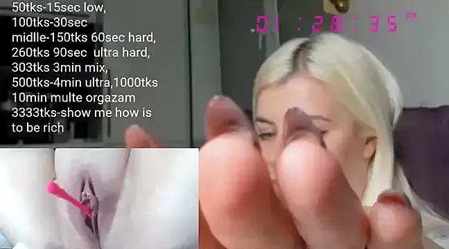 queenofthenighttt from StripChat