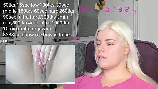 queenofthenighttt from StripChat
