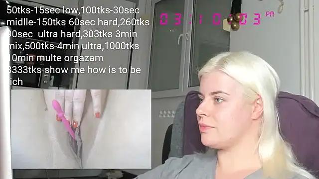 queenofthenighttt from StripChat
