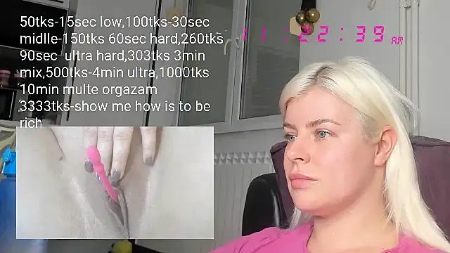 queenofthenighttt from StripChat