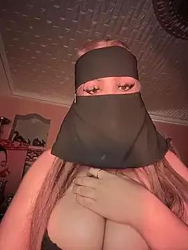 Photos of Queentaraf999 from StripChat is Freechat
