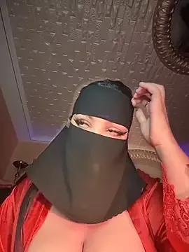 Photos of Queentaraf999 from StripChat is Freechat