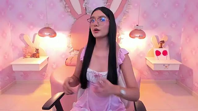 Saraa_Skinny from StripChat