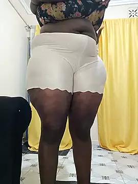 Freechat girls entertainers: Energize your senses with our matured streamers, who make messaging sweet and slutty at the same time.