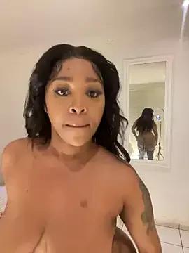 sexyTHANDO from StripChat is Freechat