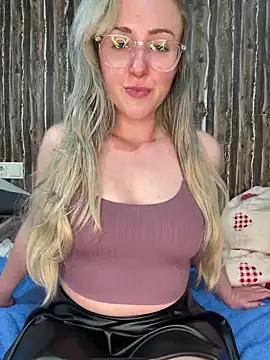 Photos of SherryOutdoor1 from StripChat is Freechat