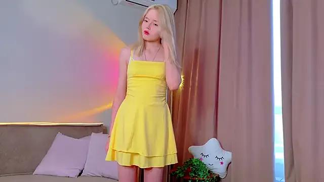 Photos of StarrShinee from StripChat is Freechat