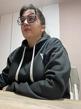SWEETLILY18 from StripChat
