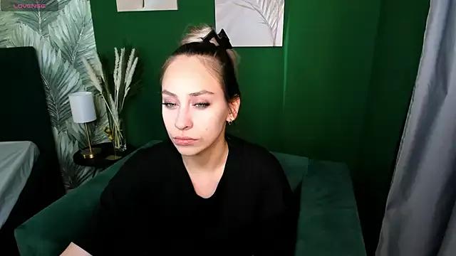 TessaBlakee from StripChat is Freechat