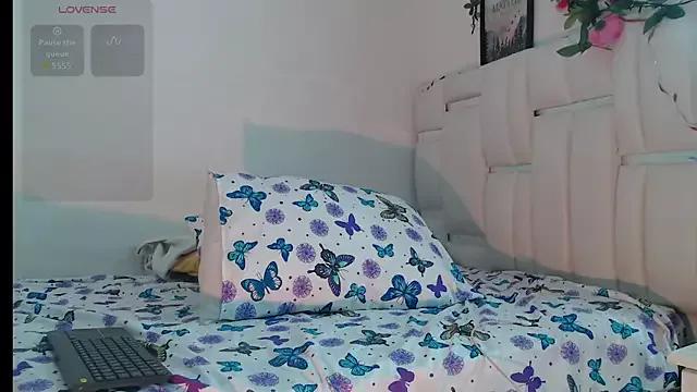 Vivi_bless from StripChat